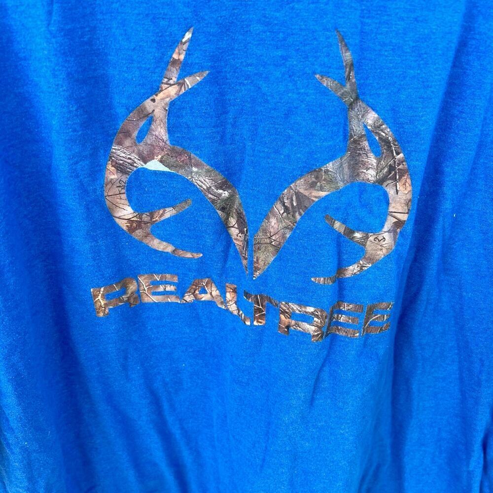 Realtree short sleeve, crewneck men's size L T-shirt